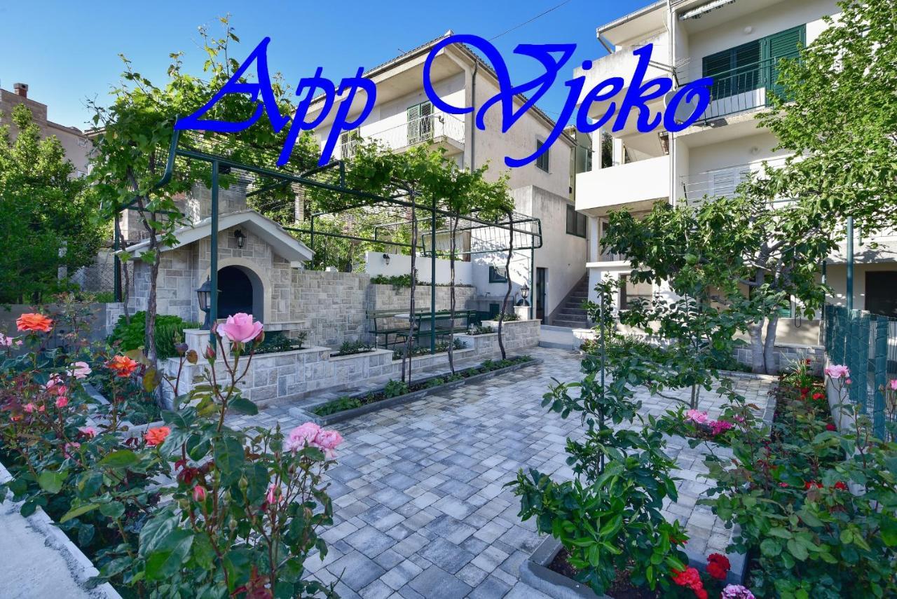Apartments Vjeko Makarska Kültér fotó
